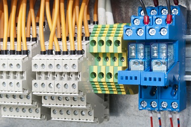 Ventajas y limitaciones de los bloques de terminales conectables directamente