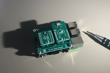 Collaborare con un fornitore o un distributore per selezionare il giusto connettore per carichi pesanti